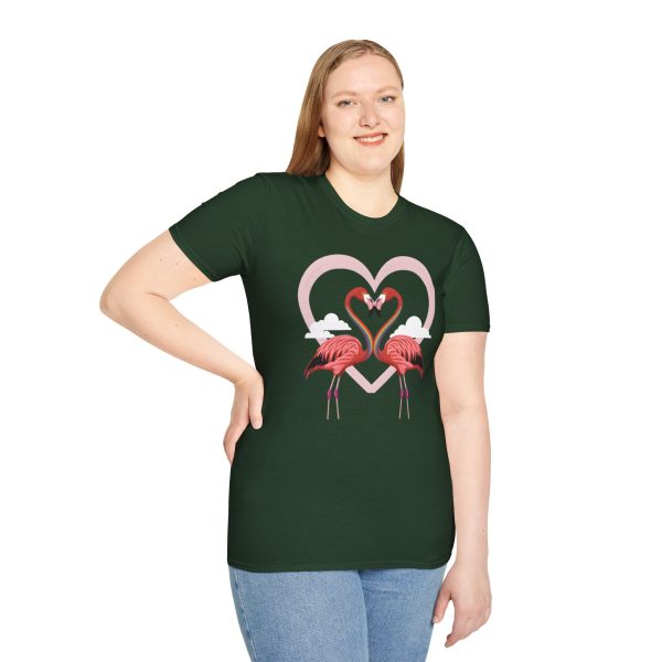 Tshirt LGBTQ+ flamants roses formant un coeur design symbolique et symbolique pour célébrer l'amour et la diversité LGBTQ+ shirt t-shirt - Image 77