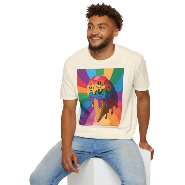 Tshirt Drapeau LGBT trois cônes de glace avec garnitures différentes design amusant et coloré pour célébrer la diversité LGBTQ+ t-shirt - Image 48