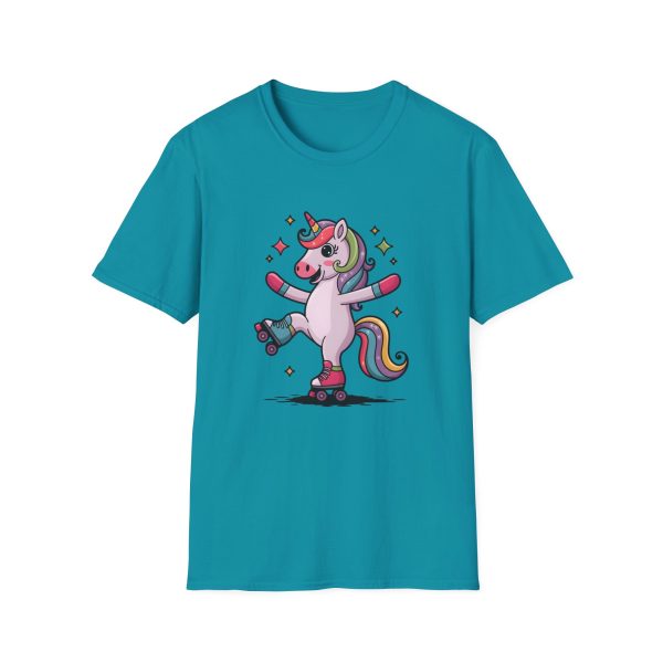 Tshirt LGBTQ+ licorne en skateboard sur fond noir design cool et coloré pour soutien à la fierté et diversité de la communauté LGBT+ t-shirt - Image 97