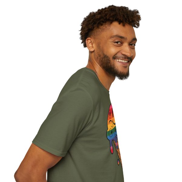 Tshirt LGBT+ cônes de glace avec visages souriants design amusant et mignon pour sensibilisation à la diversité et inclusion LGBTQ+ t-shirt - Image 71