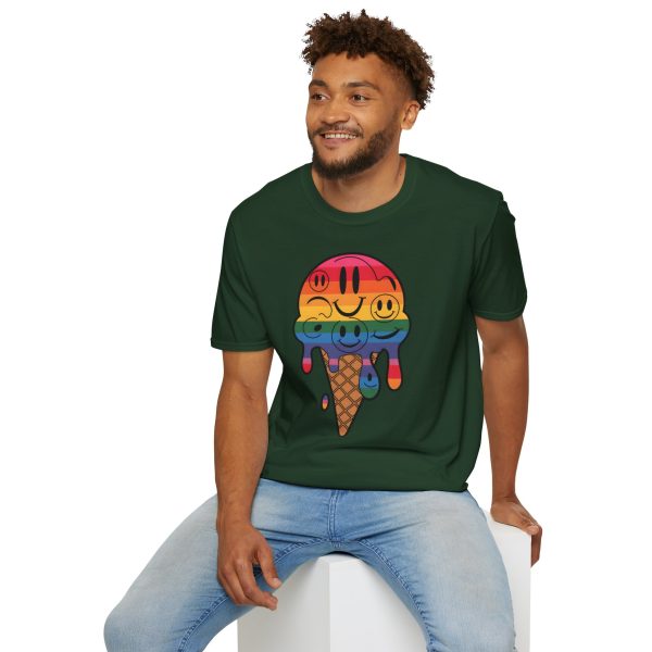 Tshirt LGBT+ cônes de glace avec visages souriants design amusant et mignon pour sensibilisation à la diversité et inclusion LGBTQ+ t-shirt - Image 84