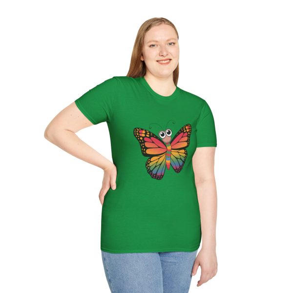 Tshirt LGBTQ+ papillon coloré avec grands yeux sur fond noir design vibrant et amusant pour célébrer la diversité LGBTQ+ shirt t-shirt - Image 89