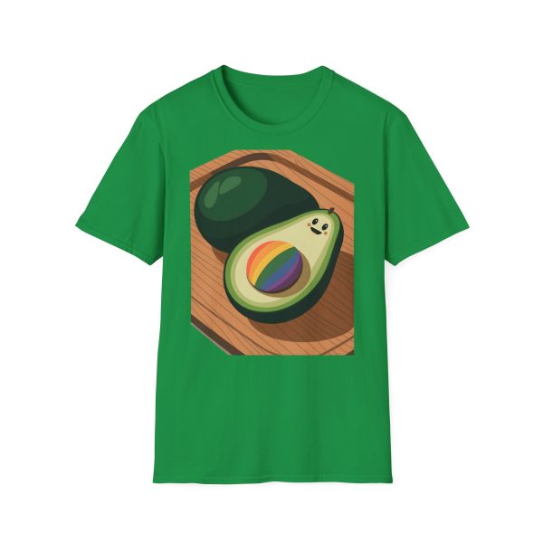 Tshirt Drapeau LGBT avocat sur planche à découper avec arc-en-ciel design original et coloré pour soutien à la communauté LGBTQ+ t-shirt - Image 85