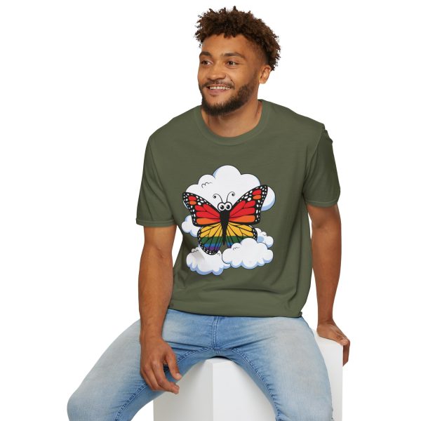 Tshirt Drapeau LGBT papillon assis sur un nuage dans le ciel design poétique et coloré pour sensibilisation et fierté LGBTQ+ shirt t-shirt - Image 72