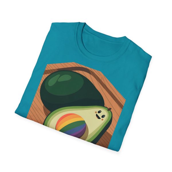 Tshirt Drapeau LGBT avocat sur planche à découper avec arc-en-ciel design original et coloré pour soutien à la communauté LGBTQ+ t-shirt - Image 100