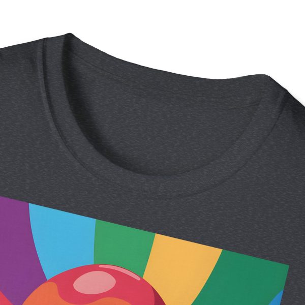 Tshirt Drapeau LGBT trois cônes de glace avec garnitures différentes design amusant et coloré pour célébrer la diversité LGBTQ+ t-shirt - Image 3