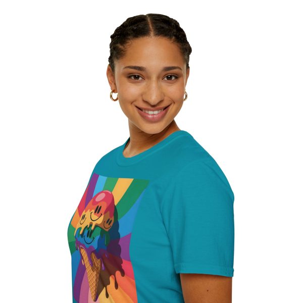 Tshirt Drapeau LGBT trois cônes de glace avec garnitures différentes design amusant et coloré pour célébrer la diversité LGBTQ+ t-shirt - Image 105