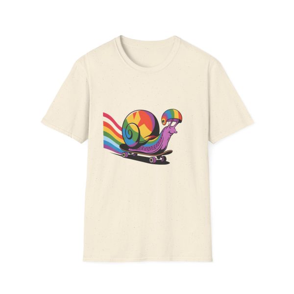 Tshirt LGBT+ escargot sur un skateboard avec roue arc-en-ciel design amusant et coloré pour célébrer la fierté LGBTQ+ shirt t-shirt - Image 37