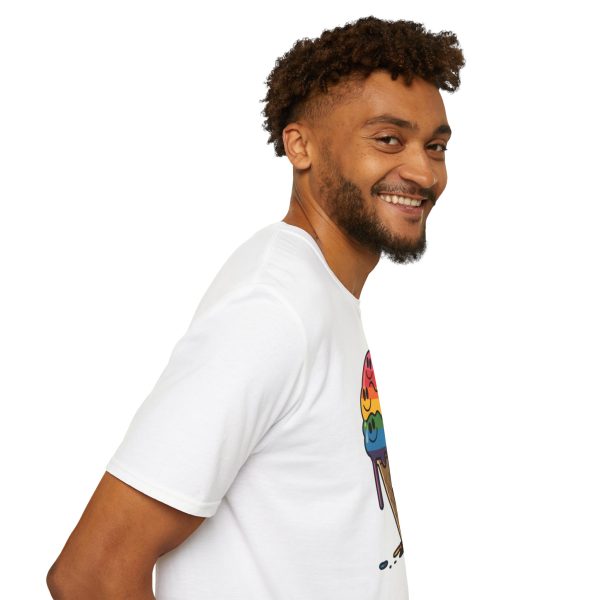 Tshirt Drapeau LGBT glace arc-en-ciel avec visages souriants design ludique et coloré pour célébrer la diversité et inclusion LGBTQ+ t-shirt - Image 23