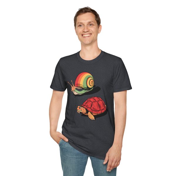 Tshirt Drapeau LGBT escargot et tortue sur fond noir design amusant pour sensibilisation et soutien à la diversité LGBTQ+ shirt t-shirt - Image 7