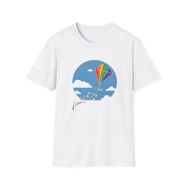 Tshirt LGBT+ cerf-volant avec queue arc-en-ciel volant dans le ciel design joyeux et coloré pour fierté LGBTQ+ shirt t-shirt - Image 13