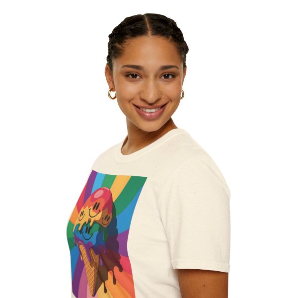 Tshirt Drapeau LGBT trois cônes de glace avec garnitures différentes design amusant et coloré pour célébrer la diversité LGBTQ+ t-shirt - Image 45