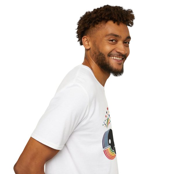 Tshirt LGBT+ baleine sautant hors d'un arc-en-ciel design magique et coloré pour célébrer la fierté et diversité LGBTQ+ shirt t-shirt - Image 23