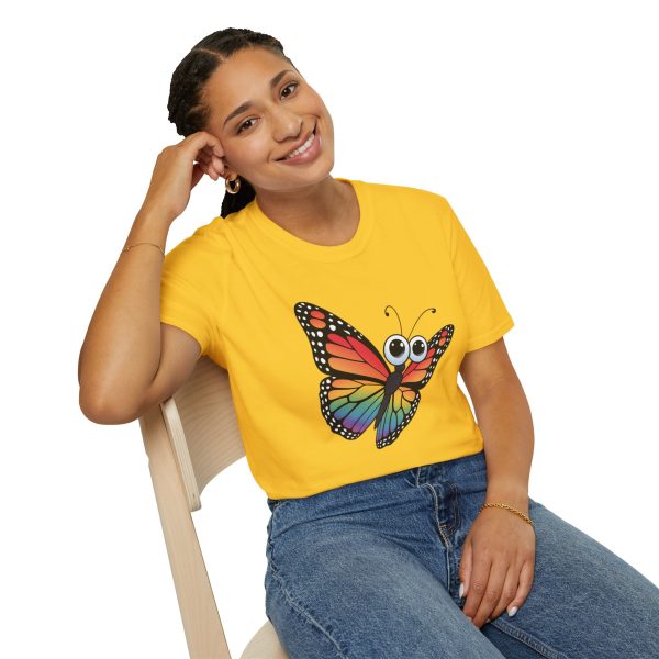 Tshirt Drapeau LGBT papillon coloré avec grands yeux sur fond noir design original et stylé pour sensibilisation à la fierté LGBTQ+ t-shirt - Image 58