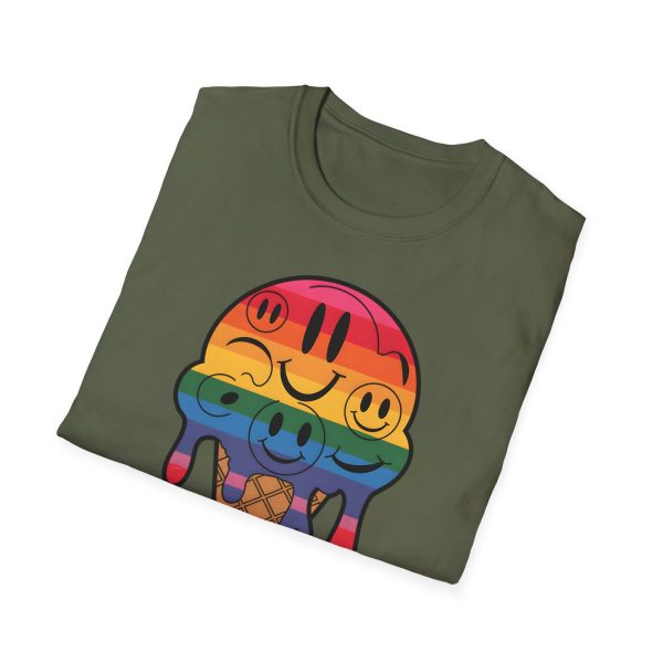 Tshirt LGBT+ cônes de glace avec visages souriants design amusant et mignon pour sensibilisation à la diversité et inclusion LGBTQ+ t-shirt - Image 64