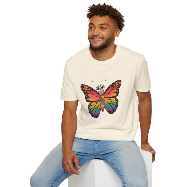 Tshirt LGBTQ+ papillon coloré avec grands yeux sur fond noir design vibrant et amusant pour célébrer la diversité LGBTQ+ shirt t-shirt - Image 48