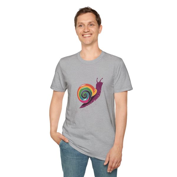 Tshirt Drapeau LGBT escargot assis sur un flocon de neige design mignon et coloré pour sensibilisation à la diversité LGBTQ+ shirt t-shirt - Image 31