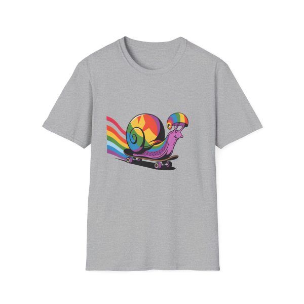 Tshirt LGBT+ escargot sur un skateboard avec roue arc-en-ciel design amusant et coloré pour célébrer la fierté LGBTQ+ shirt t-shirt - Image 25