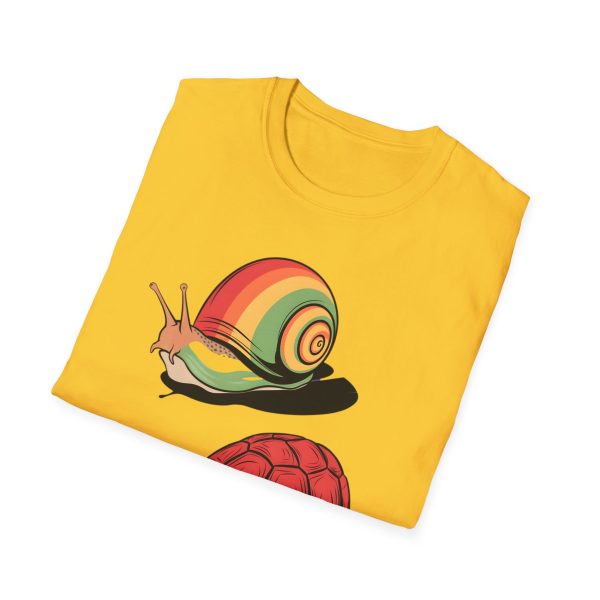 Tshirt Drapeau LGBT escargot et tortue sur fond noir design amusant pour sensibilisation et soutien à la diversité LGBTQ+ shirt t-shirt - Image 52