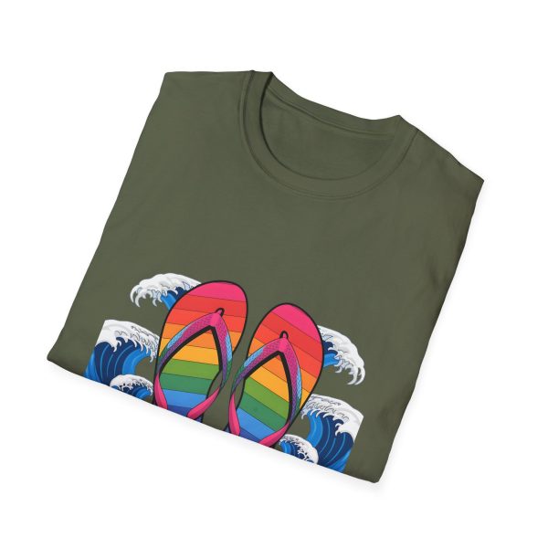 Tshirt LGBT+ tongs flottant dans l'eau design coloré et décontracté pour célébrer la fierté LGBTQ+ et l'amour universel shirt t-shirt - Image 64