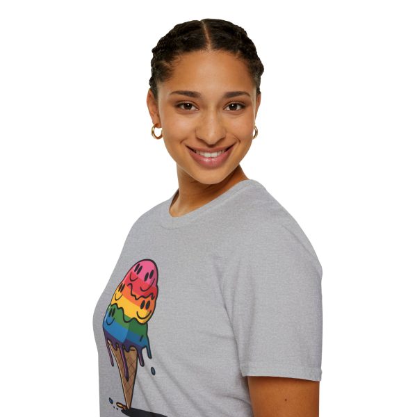 Tshirt Drapeau LGBT glace arc-en-ciel avec visages souriants design ludique et coloré pour célébrer la diversité et inclusion LGBTQ+ t-shirt - Image 33