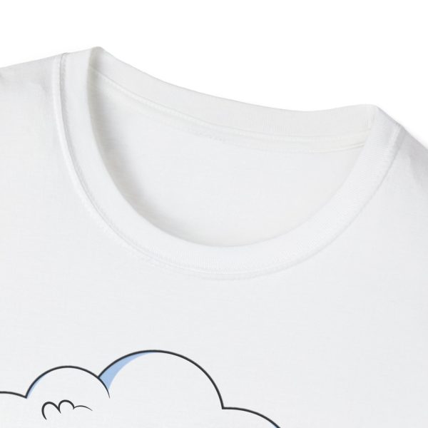 Tshirt Drapeau LGBT papillon assis sur un nuage dans le ciel design poétique et coloré pour sensibilisation et fierté LGBTQ+ shirt t-shirt - Image 15