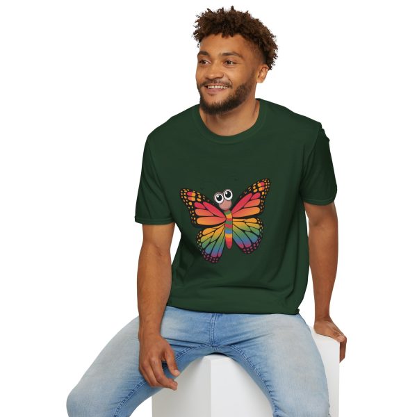 Tshirt LGBTQ+ papillon coloré avec grands yeux sur fond noir design vibrant et amusant pour célébrer la diversité LGBTQ+ shirt t-shirt - Image 84