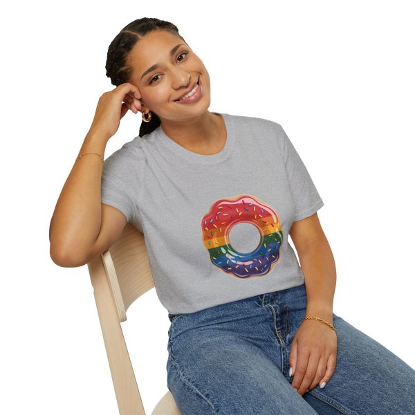 Tshirt Drapeau LGBT donut arc-en-ciel avec paillettes sur fond noir design coloré et amusant pour célébrer la diversité LGBTQ+ shirt t-shirt - Image 34