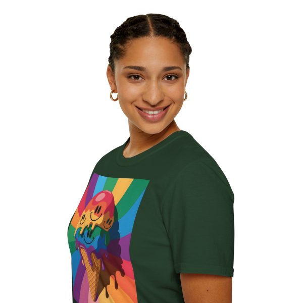 Tshirt Drapeau LGBT trois cônes de glace avec garnitures différentes design amusant et coloré pour célébrer la diversité LGBTQ+ t-shirt - Image 81