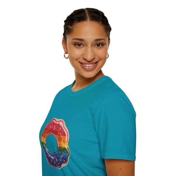 Tshirt Drapeau LGBT donut arc-en-ciel avec paillettes sur fond noir design coloré et amusant pour célébrer la diversité LGBTQ+ shirt t-shirt - Image 105