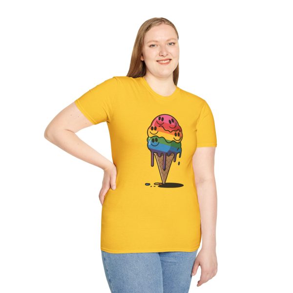 Tshirt Drapeau LGBT glace arc-en-ciel avec visages souriants design ludique et coloré pour célébrer la diversité et inclusion LGBTQ+ t-shirt - Image 53