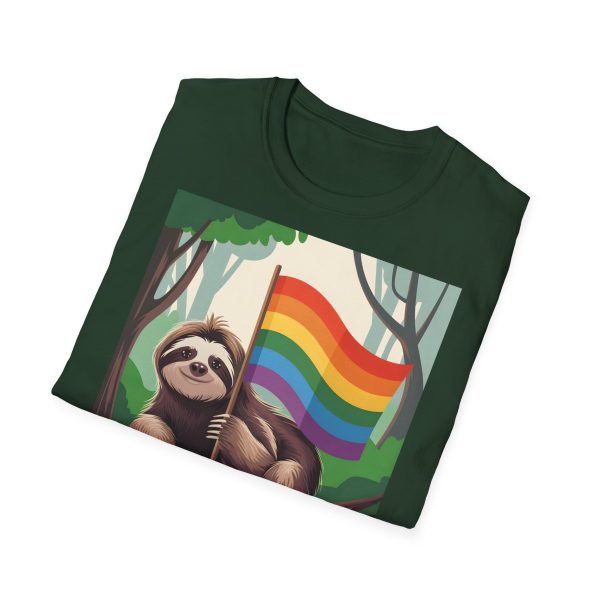 Tshirt Drapeau LGBT paresseux assis sur un arbre tenant un drapeau arc-en-ciel design décontracté et coloré pour fierté LGBTQ+ shirt t-shirt - Image 76