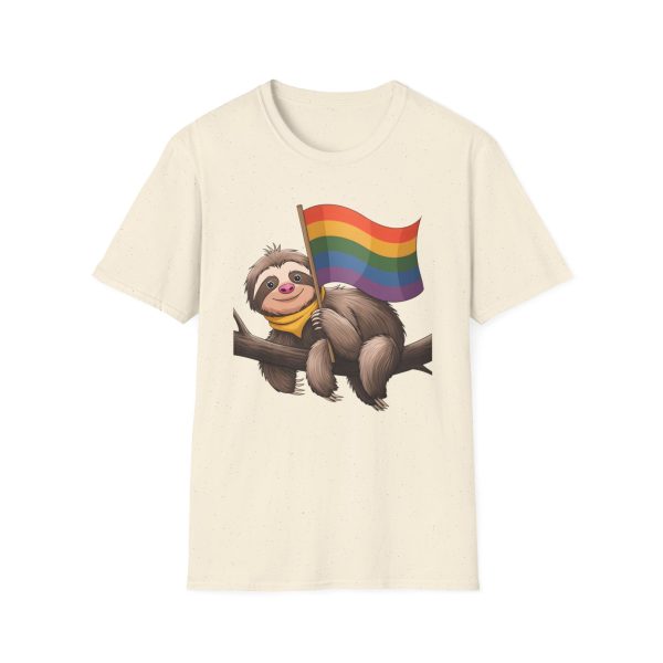 Tshirt Drapeau LGBT paresseux tenant un drapeau arc-en-ciel sur une branche design amusant pour soutien et sensibilisation LGBTQ+ t-shirt - Image 37