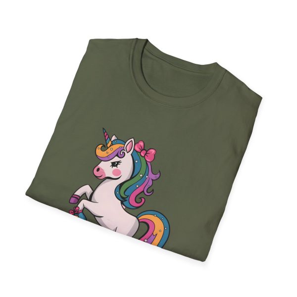 Tshirt Drapeau LGBT licorne sur un skateboard sur fond noir design vibrant et stylé pour sensibilisation à la diversité LGBTQ+ shirt t-shirt - Image 64