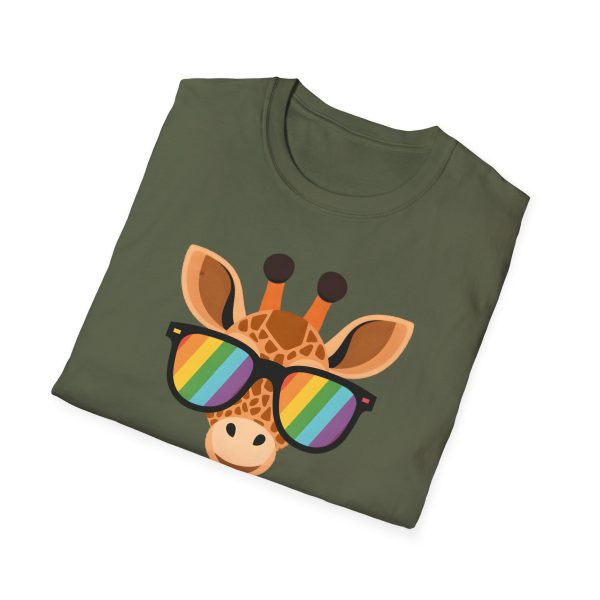 Tshirt LGBT+ girafe avec lunettes de soleil et rayure arc-en-ciel design humoristique et stylé pour fierté et soutien LGBTQ+ shirt t-shirt - Image 64