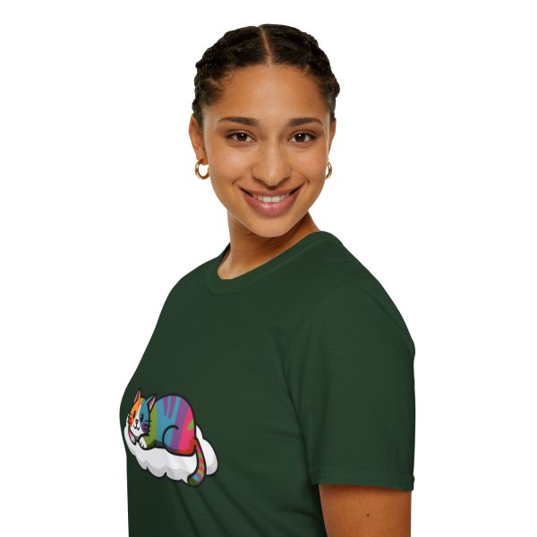 Tshirt LGBTQ+ chat allongé sur un nuage design mignon et apaisant pour célébrer l'amour et la diversité dans la communauté LGBTQ+ t-shirt - Image 81