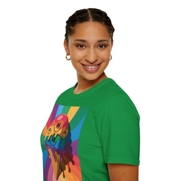 Tshirt Drapeau LGBT trois cônes de glace avec garnitures différentes design amusant et coloré pour célébrer la diversité LGBTQ+ t-shirt - Image 93