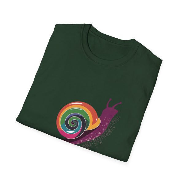 Tshirt Drapeau LGBT escargot assis sur un flocon de neige design mignon et coloré pour sensibilisation à la diversité LGBTQ+ shirt t-shirt - Image 76