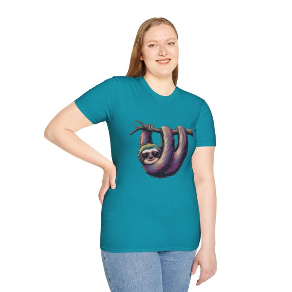 Tshirt LGBTQ+ paresseux accroché à une branche avec des lunettes de soleil design amusant et relaxant pour célébrer la fierté LGBTQ+ t-shirt - Image 101