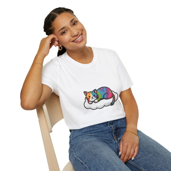 Tshirt LGBTQ+ chat allongé sur un nuage design mignon et apaisant pour célébrer l'amour et la diversité dans la communauté LGBTQ+ t-shirt - Image 22