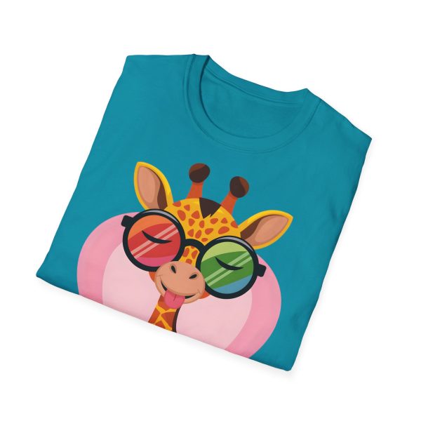 Tshirt LGBT+ girafe avec lunettes et coeur illustration colorée et amusante pour sensibilisation et soutien LGBTQ+ shirt t-shirt - Image 100