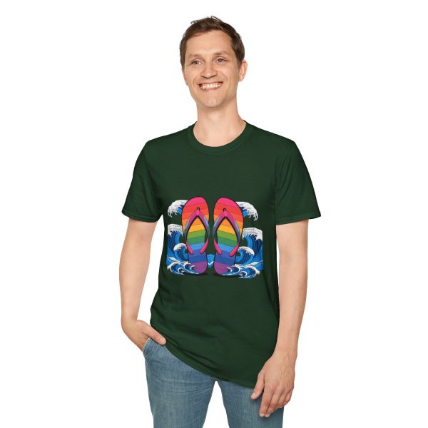 Tshirt LGBT+ tongs flottant dans l'eau design coloré et décontracté pour célébrer la fierté LGBTQ+ et l'amour universel shirt t-shirt - Image 79