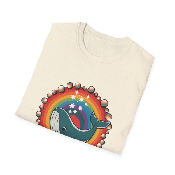 Tshirt LGBT+ baleine avec un arc-en-ciel en arrière-plan design magique et coloré pour sensibilisation et inclusion LGBTQ+ shirt t-shirt - Image 40