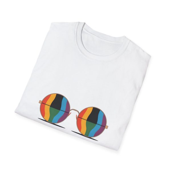 Tshirt Drapeau LGBT paire de lunettes sur fond noir design stylé et vibrant pour sensibilisation et soutien LGBTQ+ shirt t-shirt - Image 16