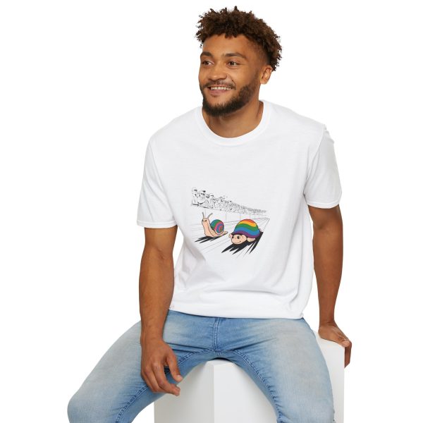 Tshirt LGBTQ+ deux escargots superposés design amusant pour célébrer la fierté et l'inclusion dans la communauté LGBT+ shirt t-shirt - Image 24