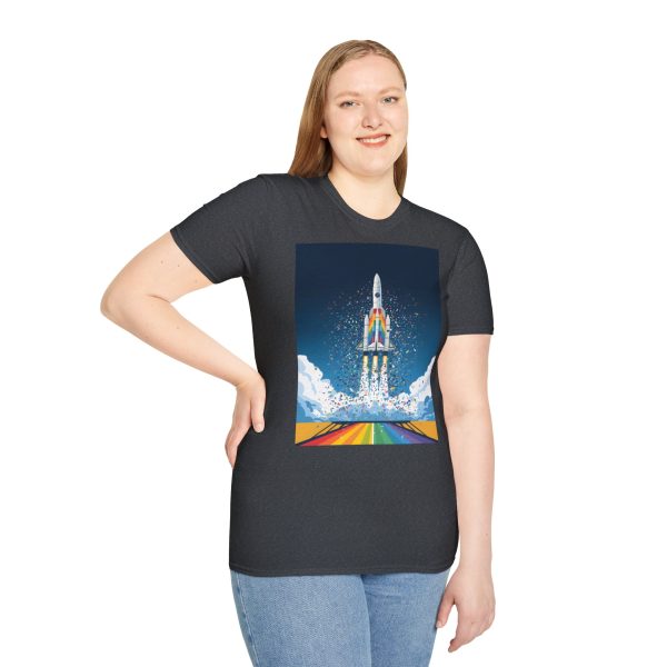 Tshirt LGBTQ+ fusée décolle dans le ciel design futuriste et inspirant pour célébrer la fierté et inclusion LGBTQ+ shirt t-shirt - Image 5