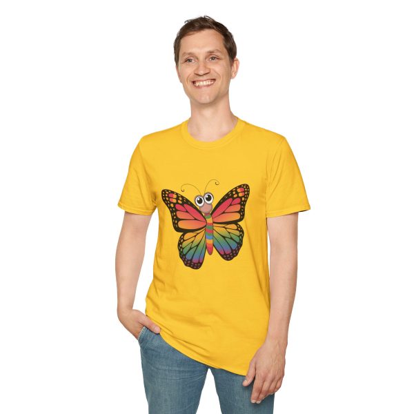 Tshirt LGBTQ+ papillon coloré avec grands yeux sur fond noir design vibrant et amusant pour célébrer la diversité LGBTQ+ shirt t-shirt - Image 55