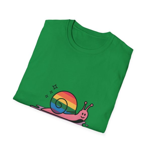 Tshirt Drapeau LGBT escargot avec coquille arc-en-ciel design amusant et coloré pour sensibilisation LGBTQ+ et fierté shirt t-shirt - Image 88