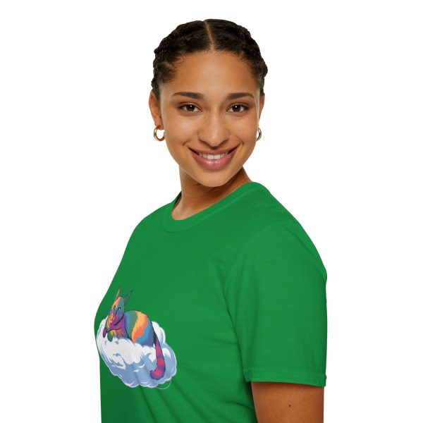 Tshirt Drapeau LGBT chat allongé sur un nuage design mignon et poétique pour sensibilisation et inclusion LGBTQ+ shirt t-shirt - Image 93