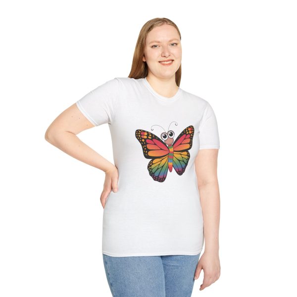 Tshirt LGBTQ+ papillon coloré avec grands yeux sur fond noir design vibrant et amusant pour célébrer la diversité LGBTQ+ shirt t-shirt - Image 17